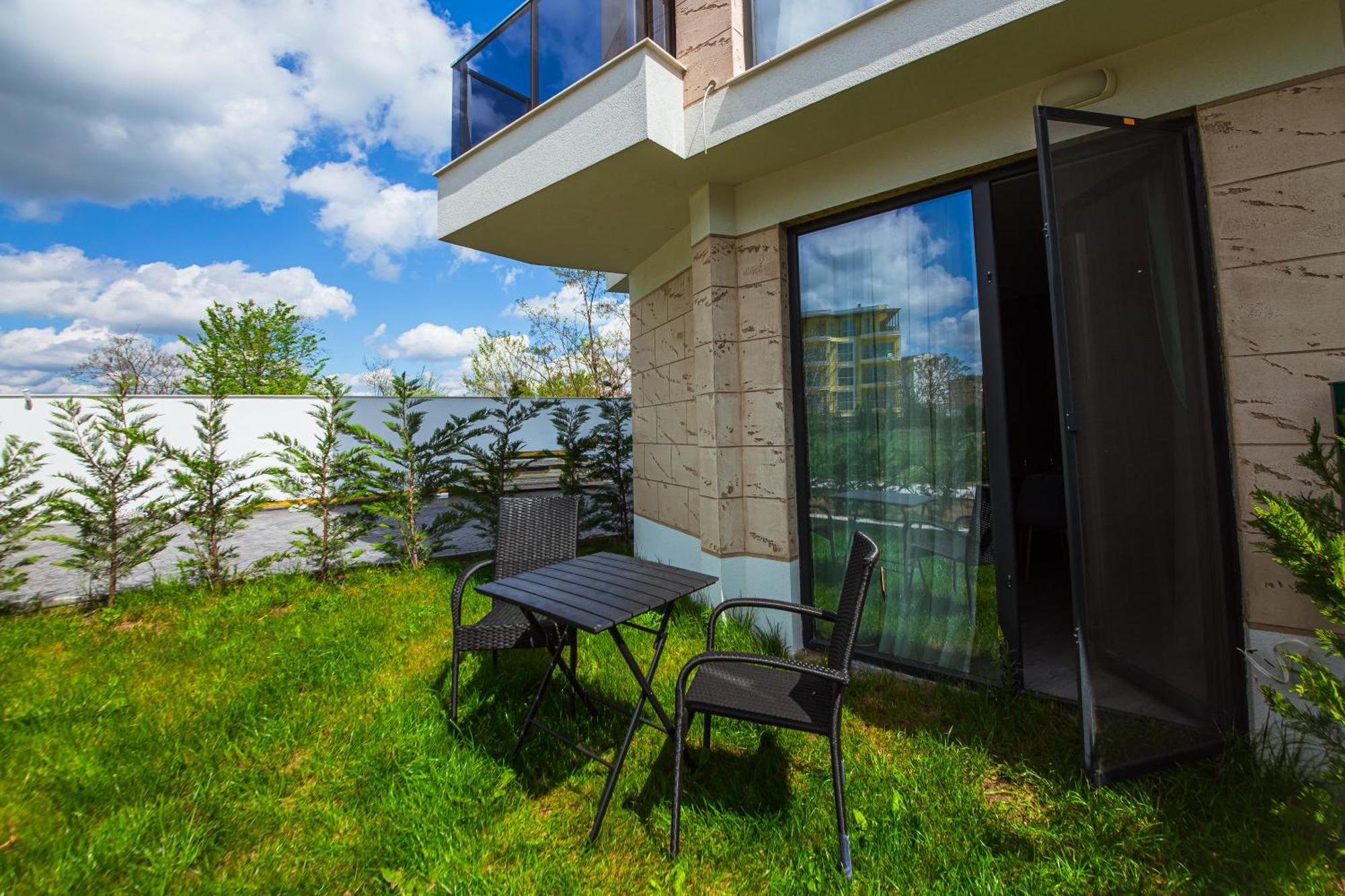 Athmospherevillaema Apartments Kranevo Esterno foto